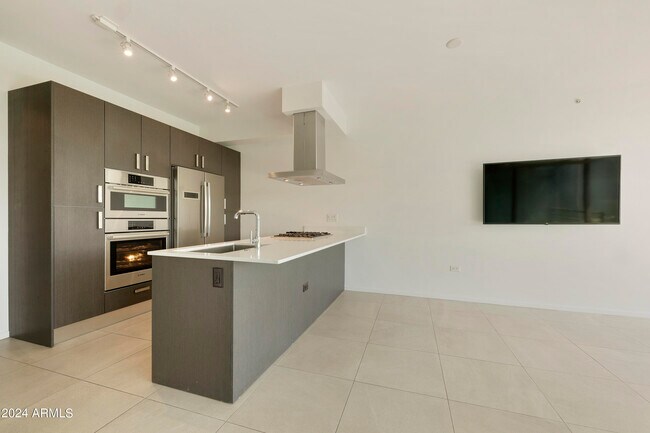 Foto del edificio - 7120 E Kierland Blvd