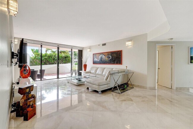 Foto del edificio - 4000 Island Blvd