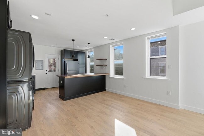 Foto del edificio - 2738 Poplar St