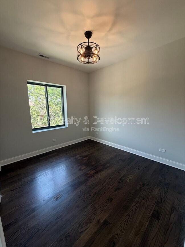 Foto del edificio - 3437 S Morgan St