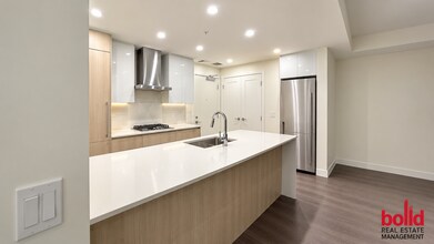 Building Photo - 488 W 58th Ave