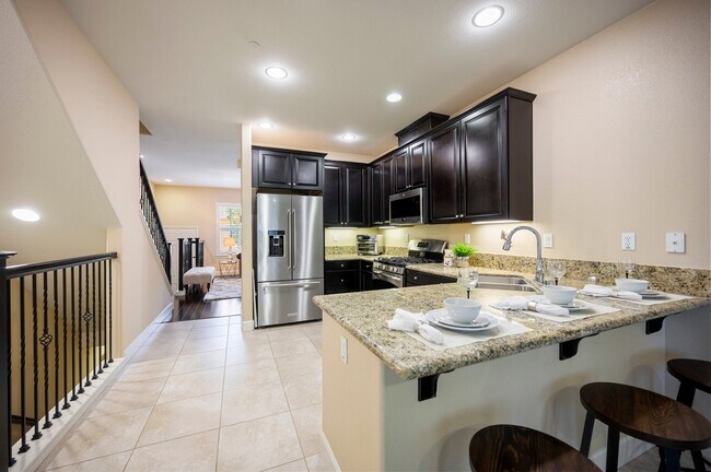 Building Photo - 265 Esfahan Ct