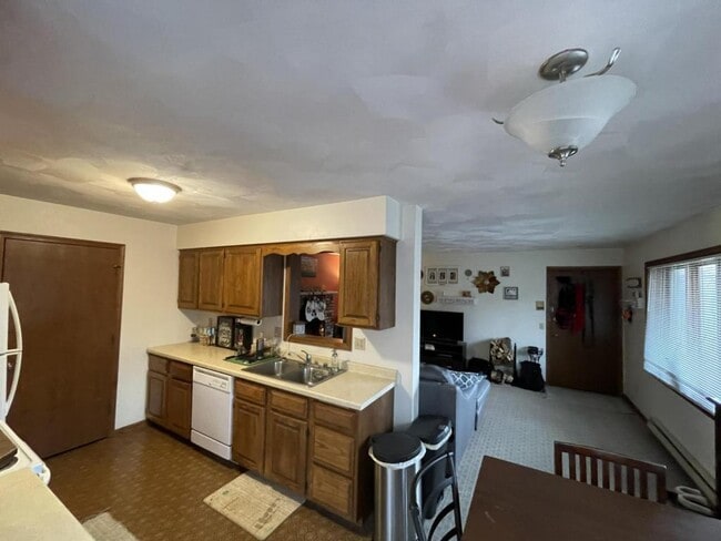 Building Photo - 17 Mesa Ct. #3
