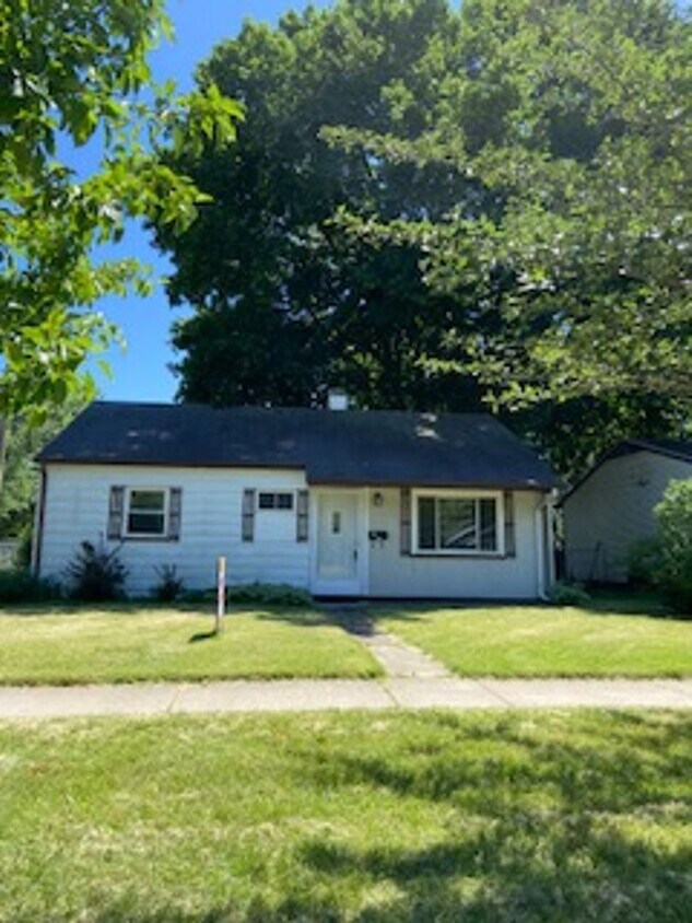 Primary Photo - 3 Bedroom Single Family Home!