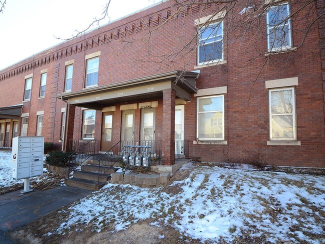 Foto del edificio - Vinton Street Apartments