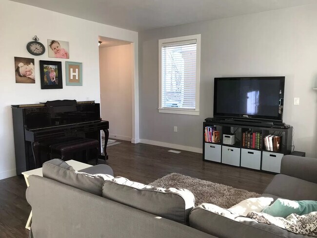 Building Photo - 11212 S Crescent Elm Cv