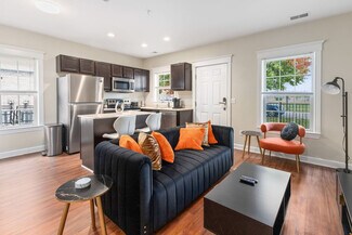 Building Photo - 702 E Ferry St