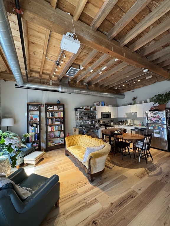 Building Photo - 58 13th St