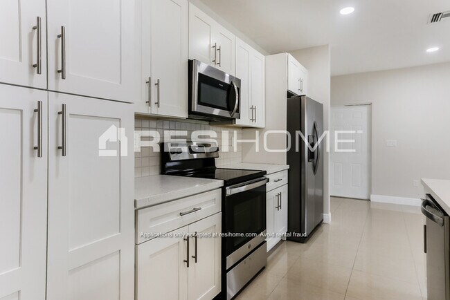 Foto del edificio - 428 Nw 17Th Ave