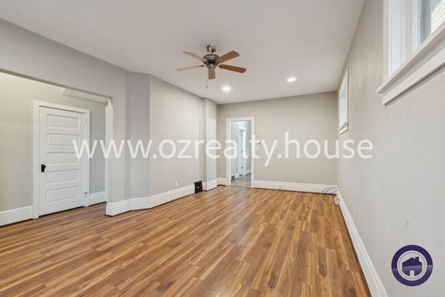 Building Photo - 740 Parker Ave