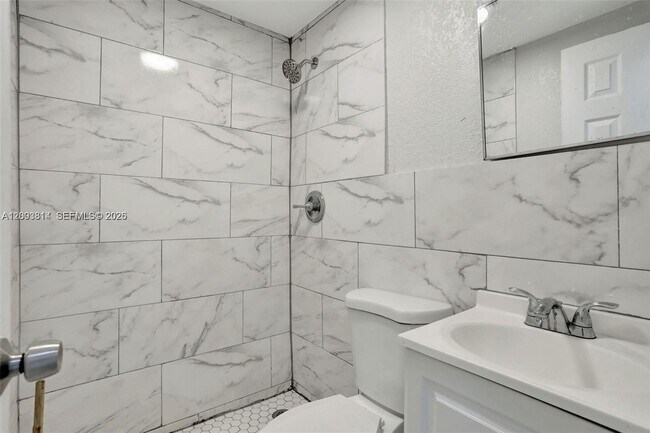 Foto del edificio - 2701 NW 18th Terrace