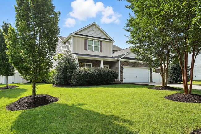 Building Photo - AVAILABLE NOW! GREAT HOME IN GARNER, NC.