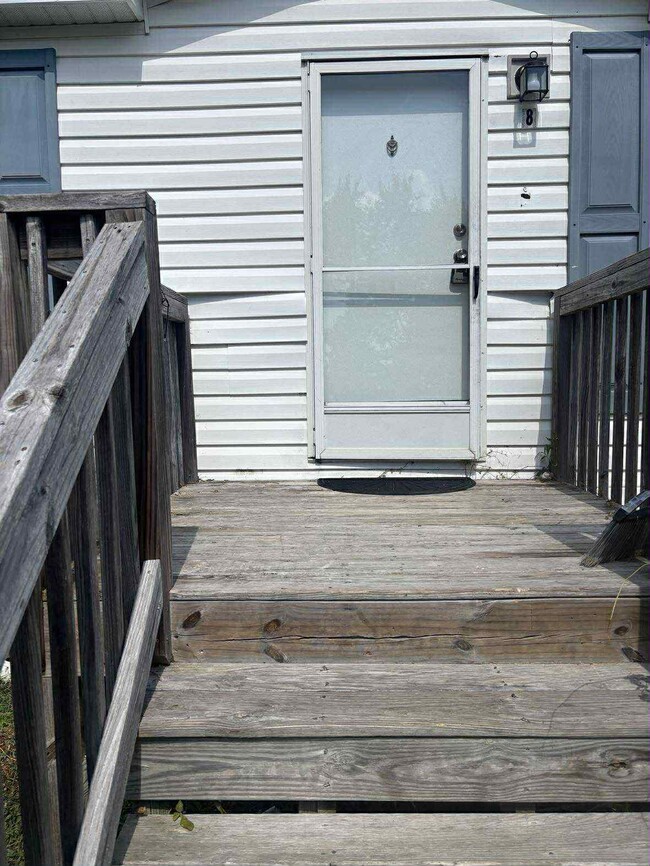 Building Photo - 726 Braswell Rd