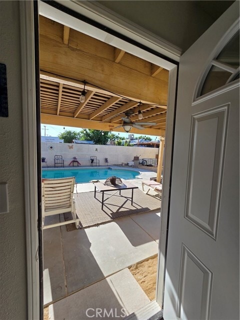 Foto del edificio - 16437 Live Oak St