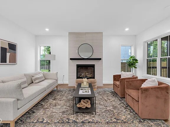 Foto del edificio - 1027 Hosbrook St