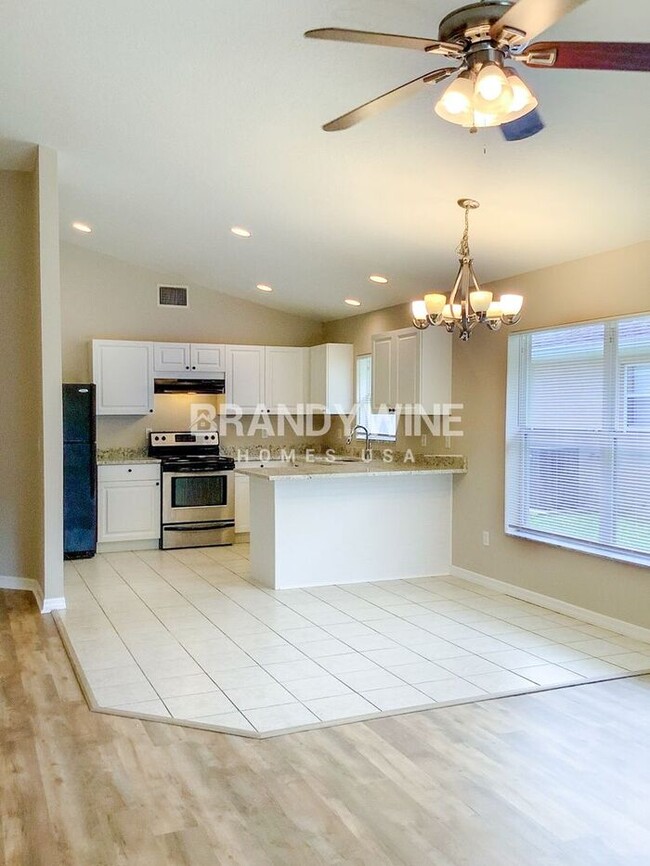 Building Photo - New Smyrna! MOVE IN SPECIAL!!!!