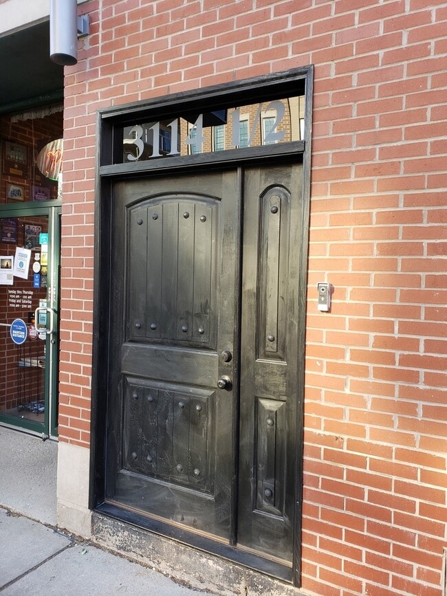 Building Photo - 3114 N Lincoln Ave