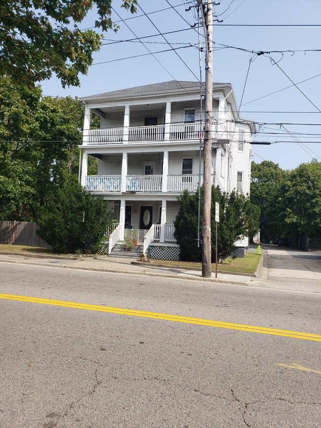 Building Photo - 15 Starkey Ave