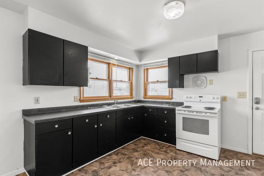 Foto principal - 832 Haines Ave
