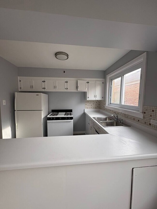 Foto del edificio - 1322 N Austin Blvd