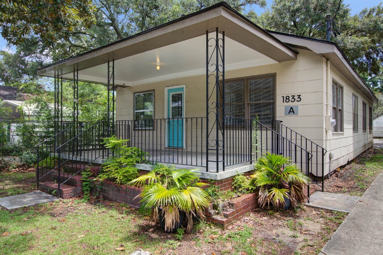 Photo - 1833 Orangeburg St Unit A - Available Now!