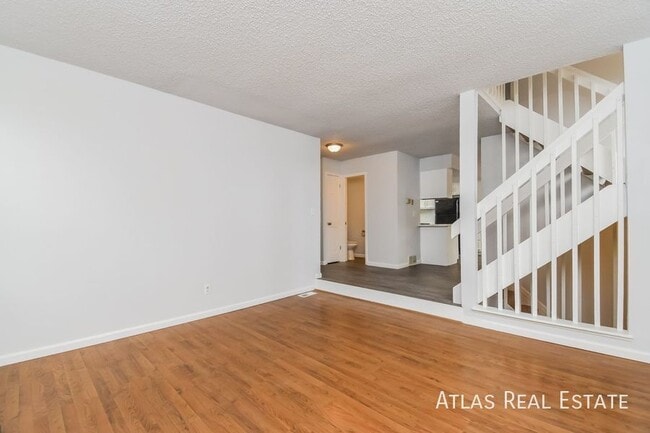 Building Photo - 8560 Ilex Dr