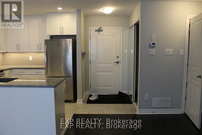 Building Photo - 360-360 Tribeca Private