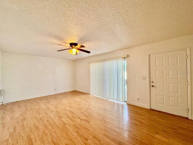 Building Photo - 2636 10th Ct