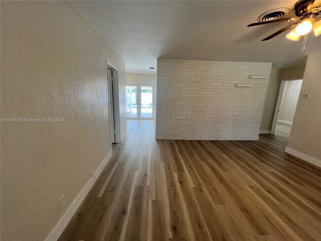 Foto del edificio - 311 SE 8th St