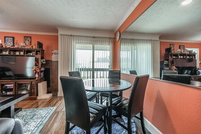 Foto del edificio - 3919 Fairmont Pkwy