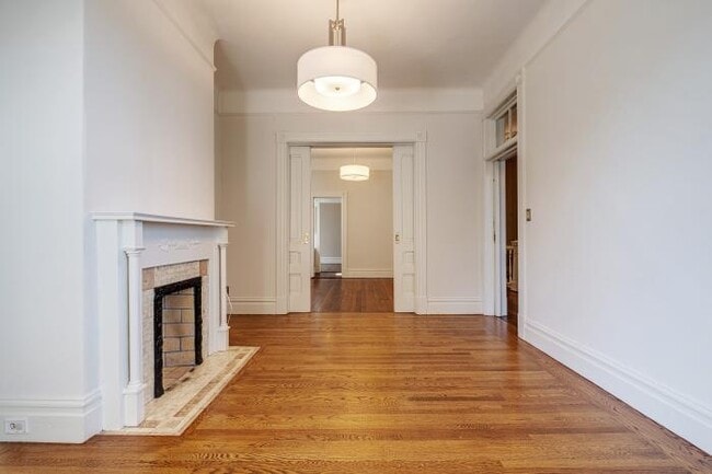 Building Photo - 2 bedroom in San Francisco CA 94115