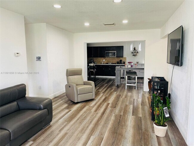 Building Photo - 3500 SW 36th St