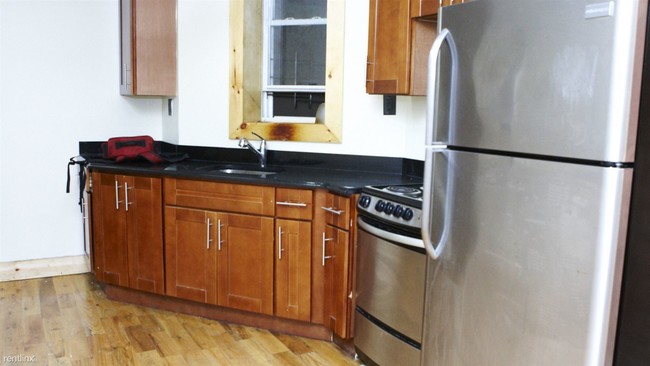 Foto del edificio - 645 Willoughby Ave