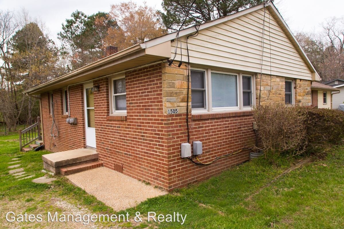 Primary Photo - 1505 Mt View Ct