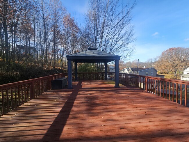 Foto del edificio - 208 Sanderson St