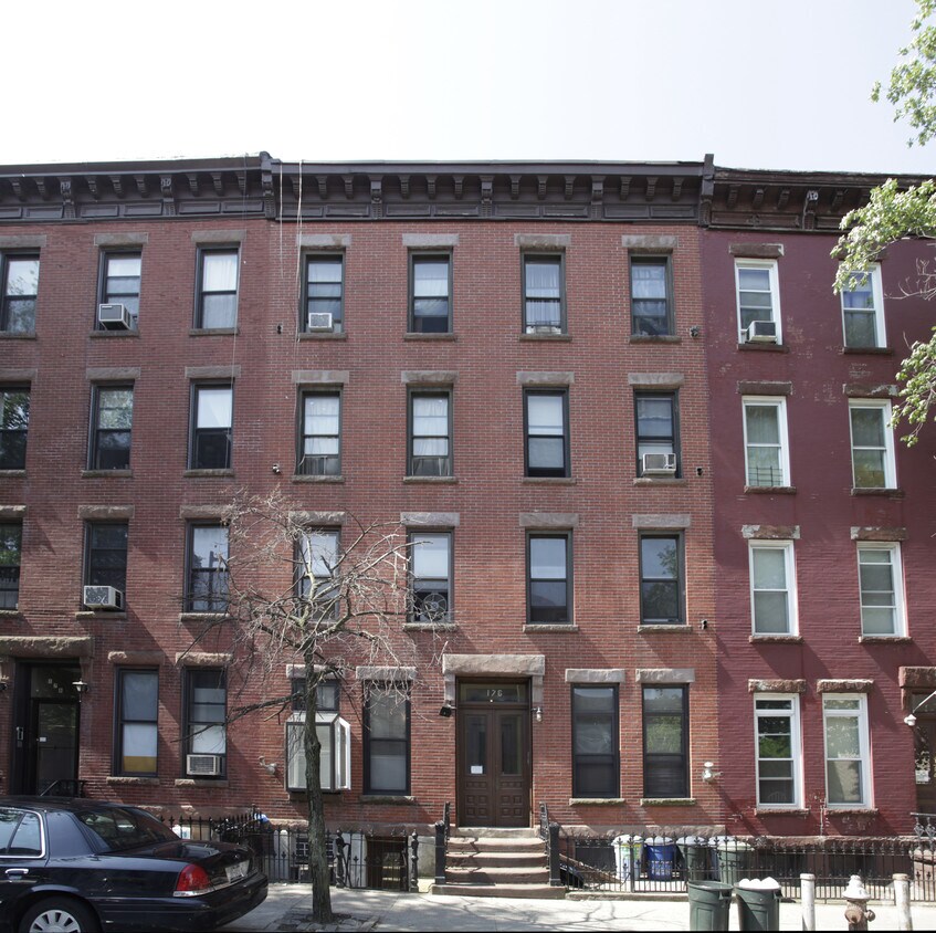 Building Photo - 176 Union St