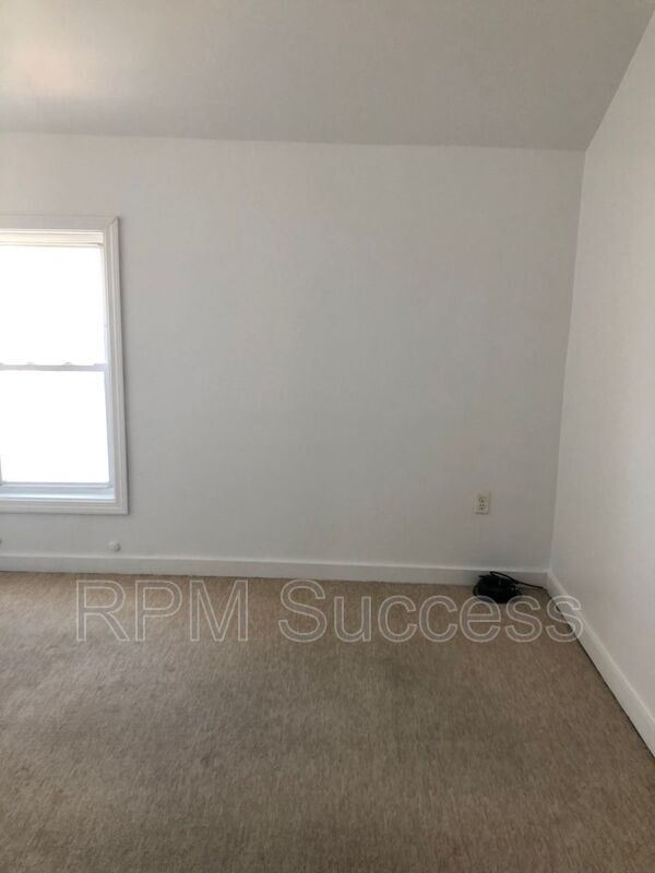 Foto principal - 1781 E Rodney French Blvd