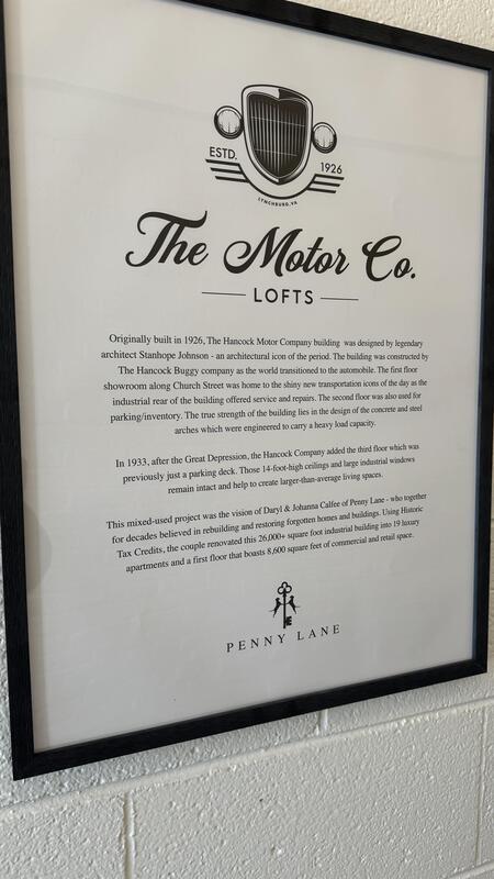 Building Photo - 305 6th St