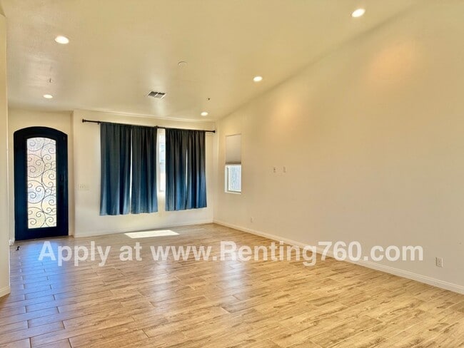 Building Photo - 4 Bedroom Home with Solar Panels and EV Ch...