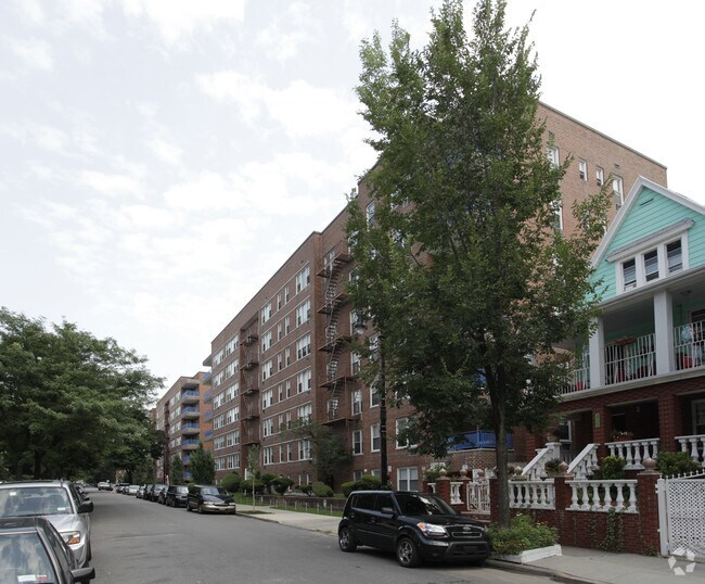 Westminster Hall Apartments