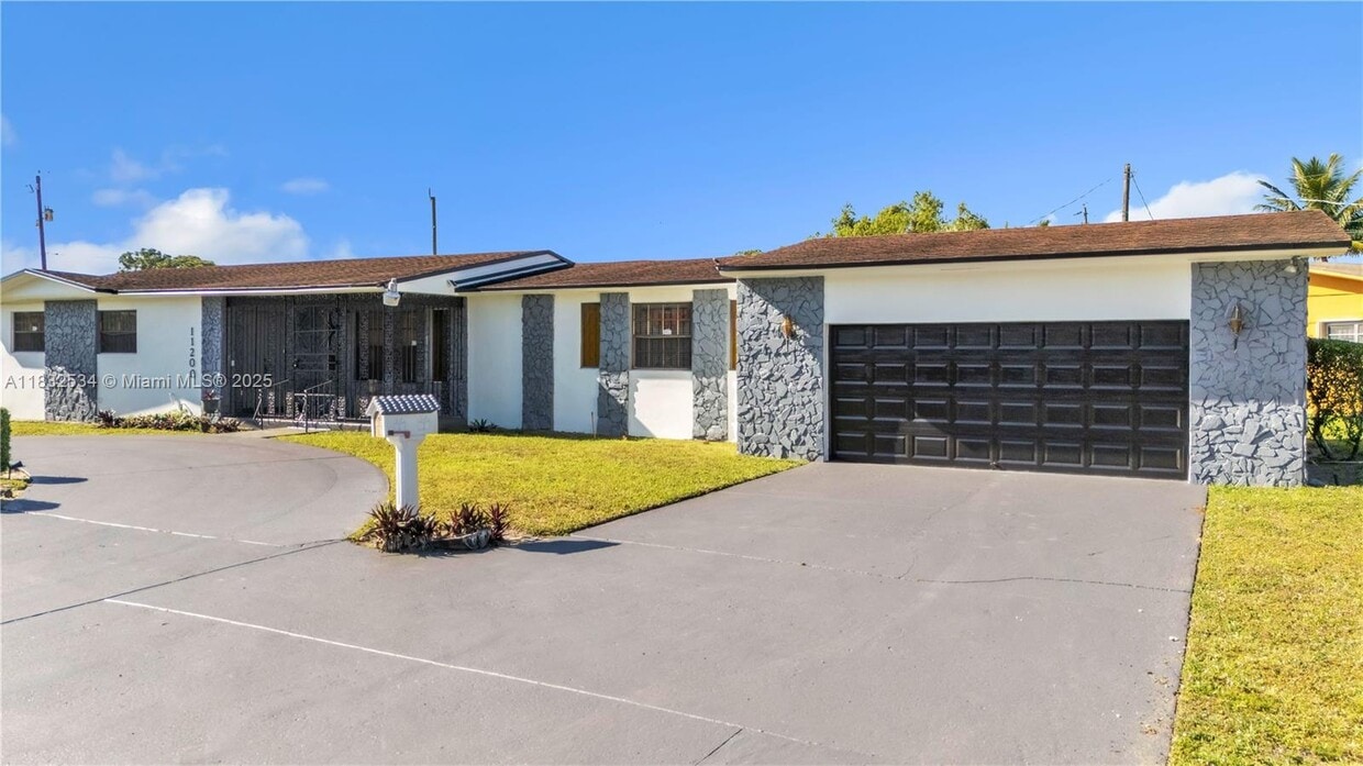 Primary Photo - 11200 W Golf Dr
