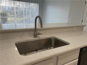 Foto del edificio - 839 Hampton Cir