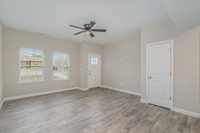 Building Photo - 2017 Terrace Ct