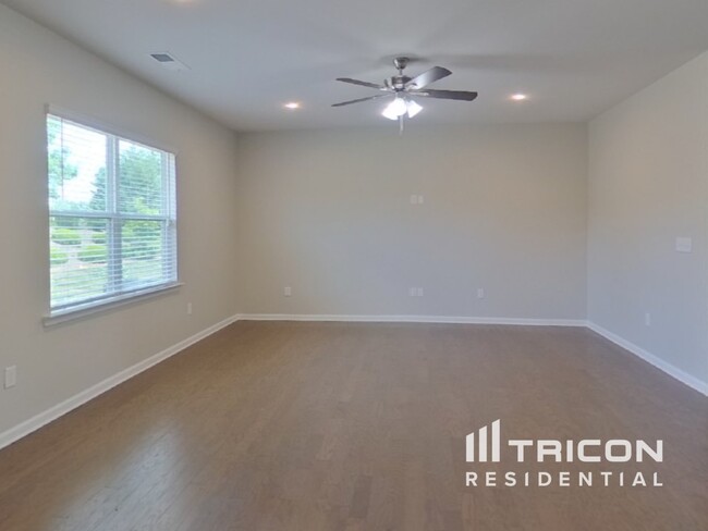 Building Photo - 280 Paulownia Cir
