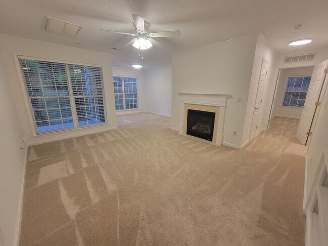 Foto del edificio - Beautiful Main Level Condo in Shallowford ...