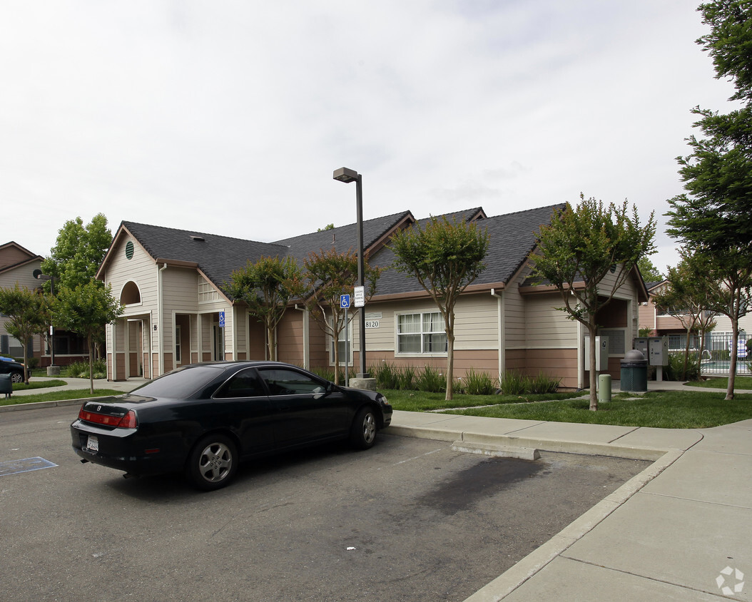 Primary Photo - Auberry Park Apartments