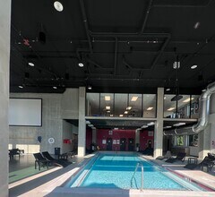 Building Photo - Stadium Row