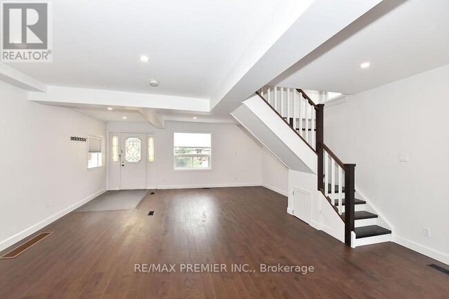Building Photo - 221 Belgravia Ave