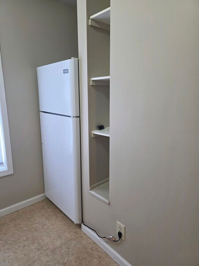 Foto del edificio - 2-Bedroom, 1-Bathroom Home with Basement – $1,200/Month | Accepting Section 8