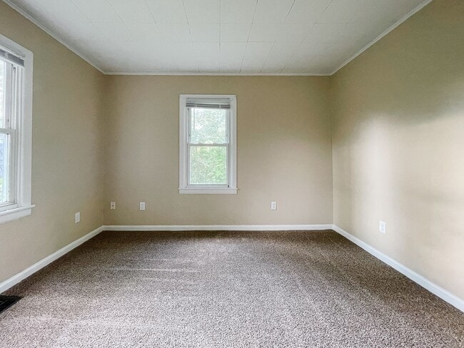 Building Photo - Coming Soon! Cozy 2 Bed / 1 Bath Home — Pet Friendly!